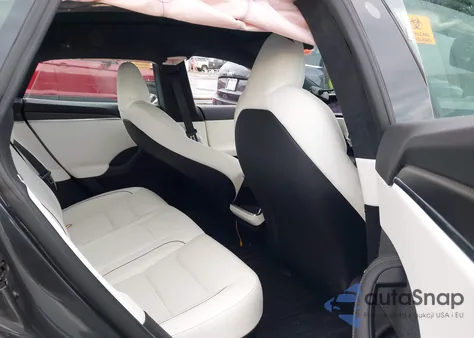 2022 Tesla Model S Plaid Tri Motor All-Wheel Drive z USA, uszkodzony, nr VIN 5YJSA1E64NF461252